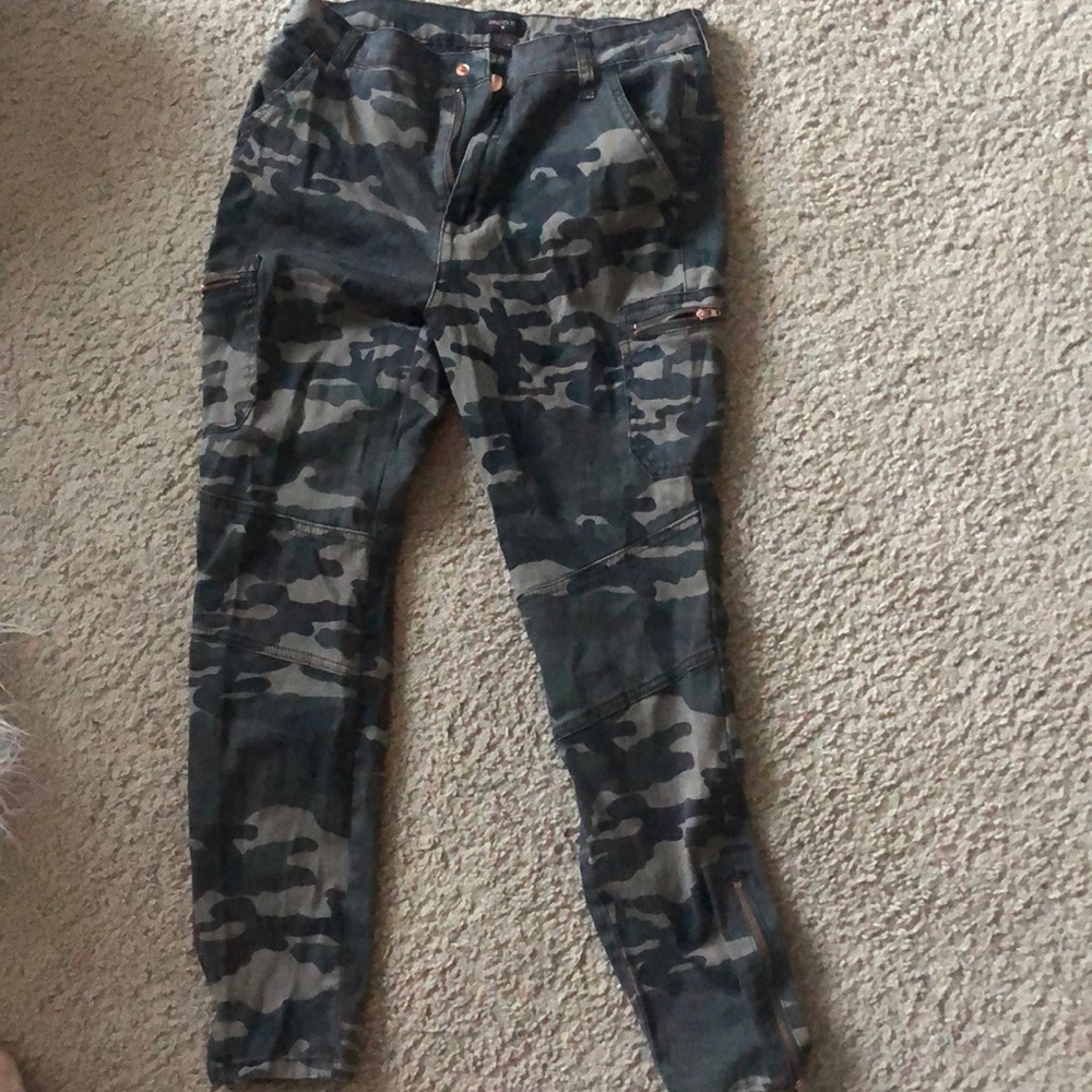 Camo skinny jogger/pants